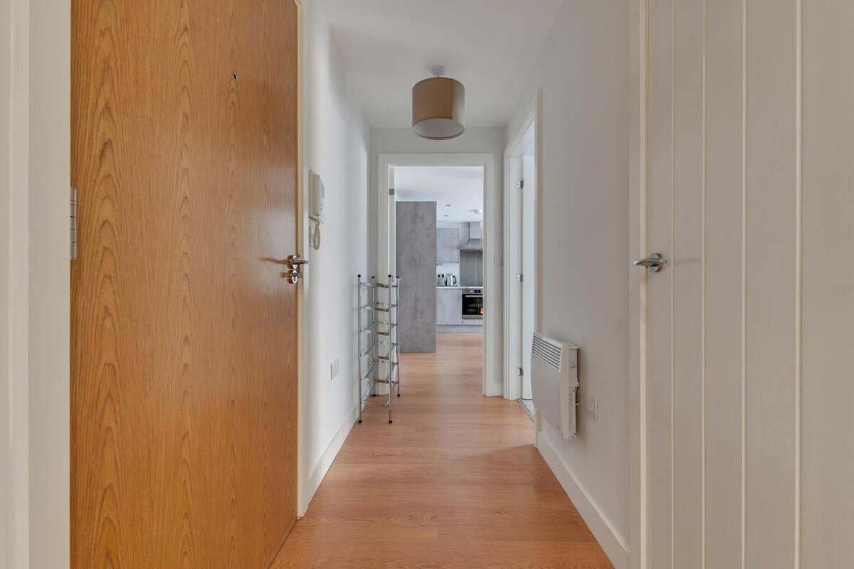 1 Bed Modern Apartment In A Converted Mill Leeds  Esterno foto