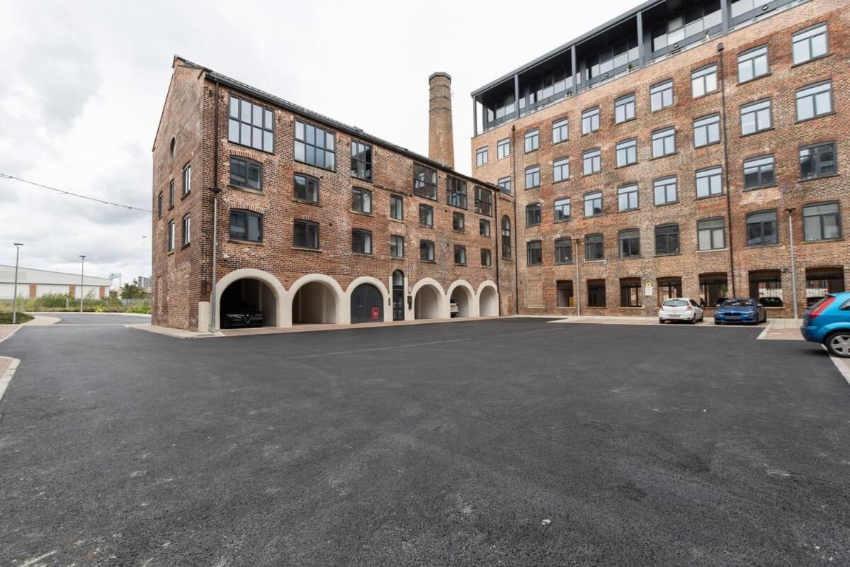 1 Bed Modern Apartment In A Converted Mill Leeds  Esterno foto