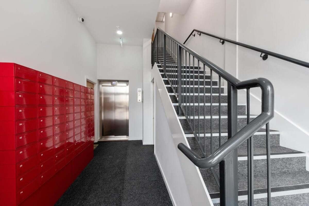 1 Bed Modern Apartment In A Converted Mill Leeds  Esterno foto